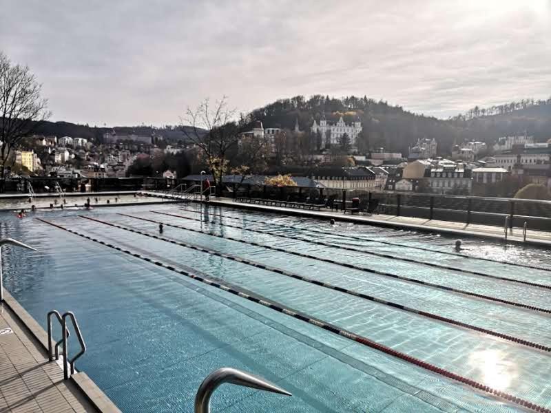 Apartments Iris Karlovy Vary Exterior photo